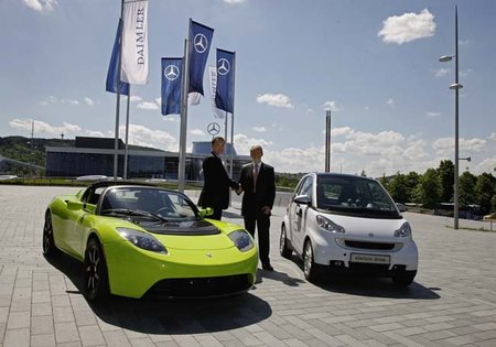 Daimler continuará su programa eléctrico sin Tesla