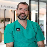 Manuel Martín Luque, odontólogo: "La boca es el único lugar del cuerpo donde podemos ver cómo envejece nuestro colágeno"