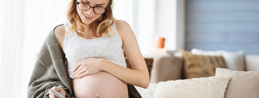 ¿Por qué patea tu bebé dentro de tu barriga? Un nuevo estudio explica que estos movimientos tienen un objetivo