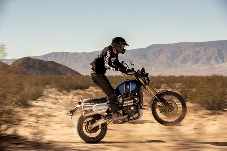 Triumph se va a enfrentar a 1.700 km de desierto en la Baja 1000 con una Scrambler 1200 modificada
