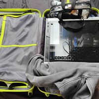 ¿Es buena idea viajar con tu PC en avión? Utiliza una sudadera para proteger su ordenador y consigue salirse con la suya