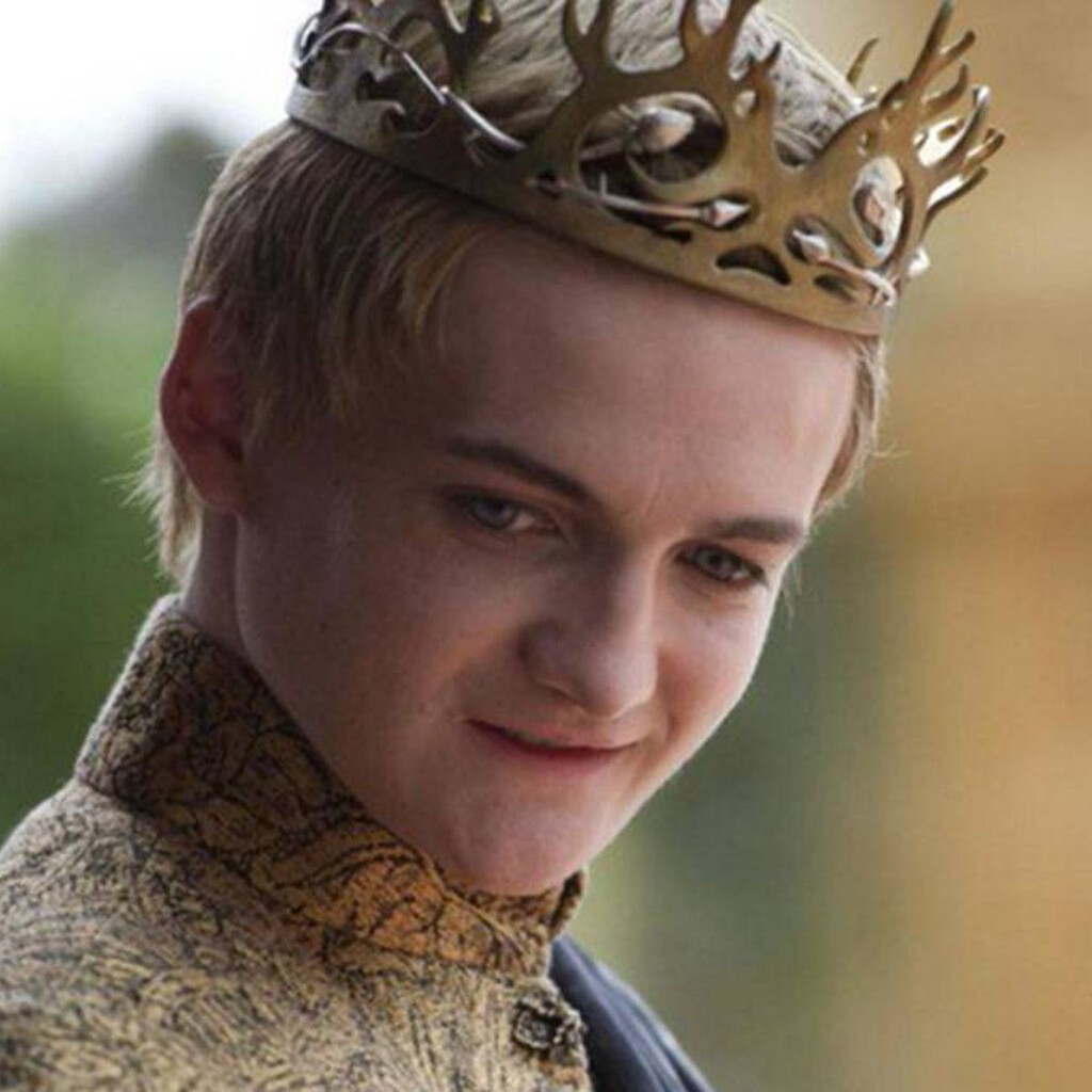 El irreconocible cambio físico de Jack Gleeson, Joffrey Baratheon en 'Juego de Tronos': moreno, bigote y esta pinta de chungo