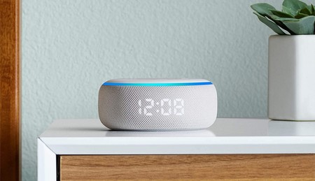 Echo Dot con reloj