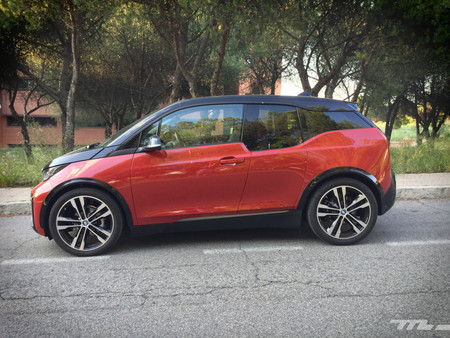 BMW i3s lateral