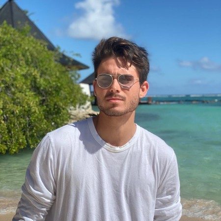 Miguel Iglesias ya es todo un truhán y un señor a sus 23 años: el más 'popu' en Instagram de la family, y lo sabe