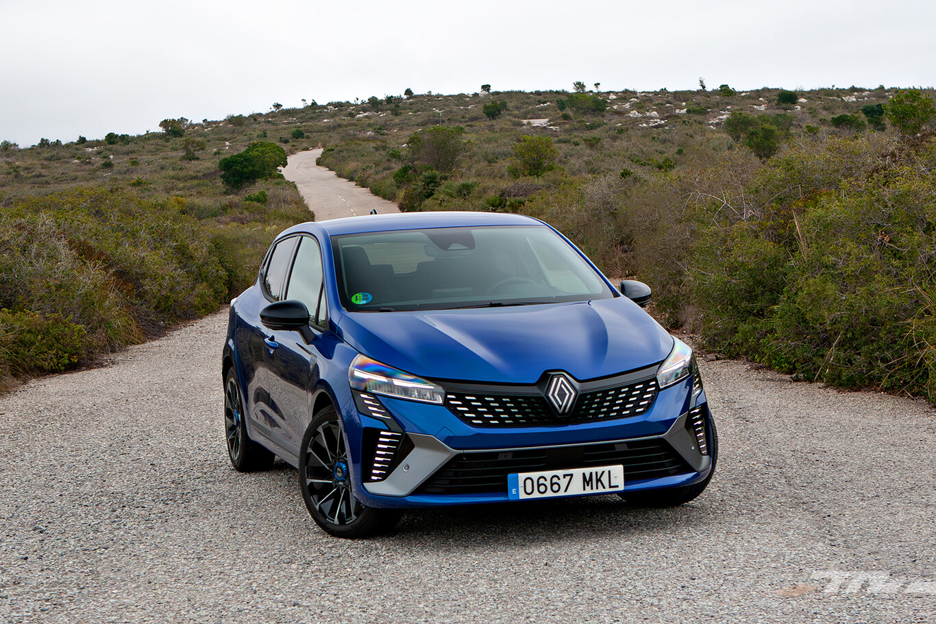 Probamos el Renault Clio E-Tech, un pequeño híbrido que me ha convencido por lo poco que gasta y lo bien que va, más allá de su etiqueta ECO