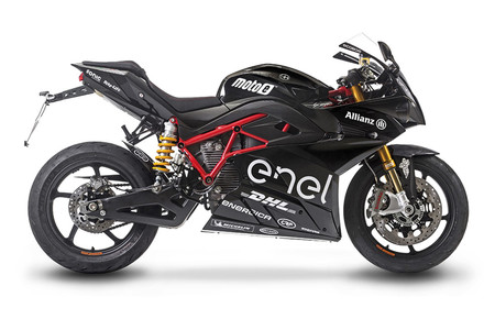 Energica Ego Sport Black: la moto eléctrica se viste de carreras y recibe nueva electrónica para 147 CV