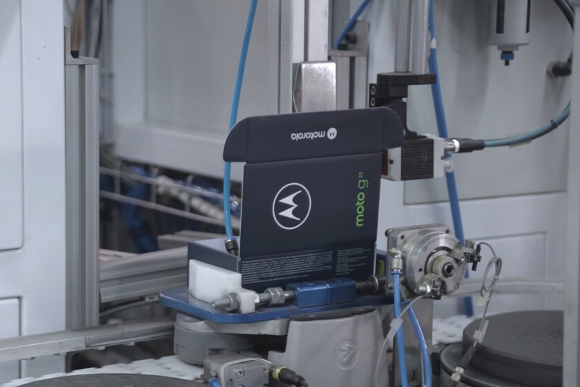 Cómo se fabrica un celular Motorola: visitamos la fábrica más grande de Latinoamérica que produce 40,000 smartphones al día