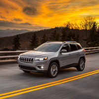 El Jeep Cherokee se lava la cara para gustar a todos
