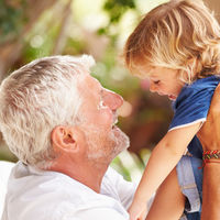 Los beneficios de los viajes de los niños con sus abuelos: por qué son inolvidables