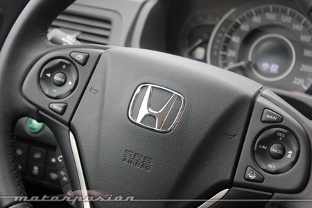 Honda CR-V, detalle del volante