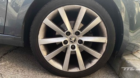 Polvo pastillas de freno de un coche