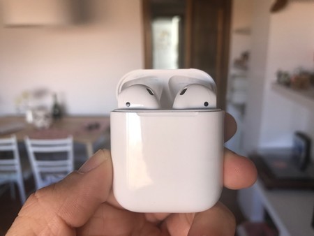 El éxito de los AirPods arrastra a Google y Amazon para competir contra Apple