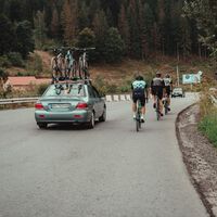 La DGT recuerda que las bicicletas se juegan una multa si no respetan los límites de velocidad, dentro y fuera de ciudad
