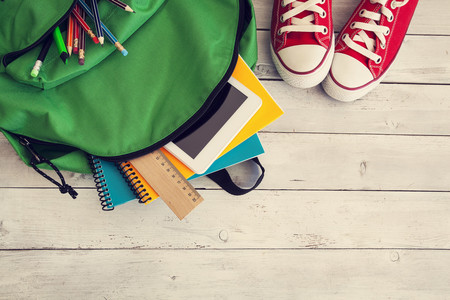 ¿Todavía no tienes los libros de texto para la vuelta al cole? Dónde comprarlos desde casa, a buen precio y rápido