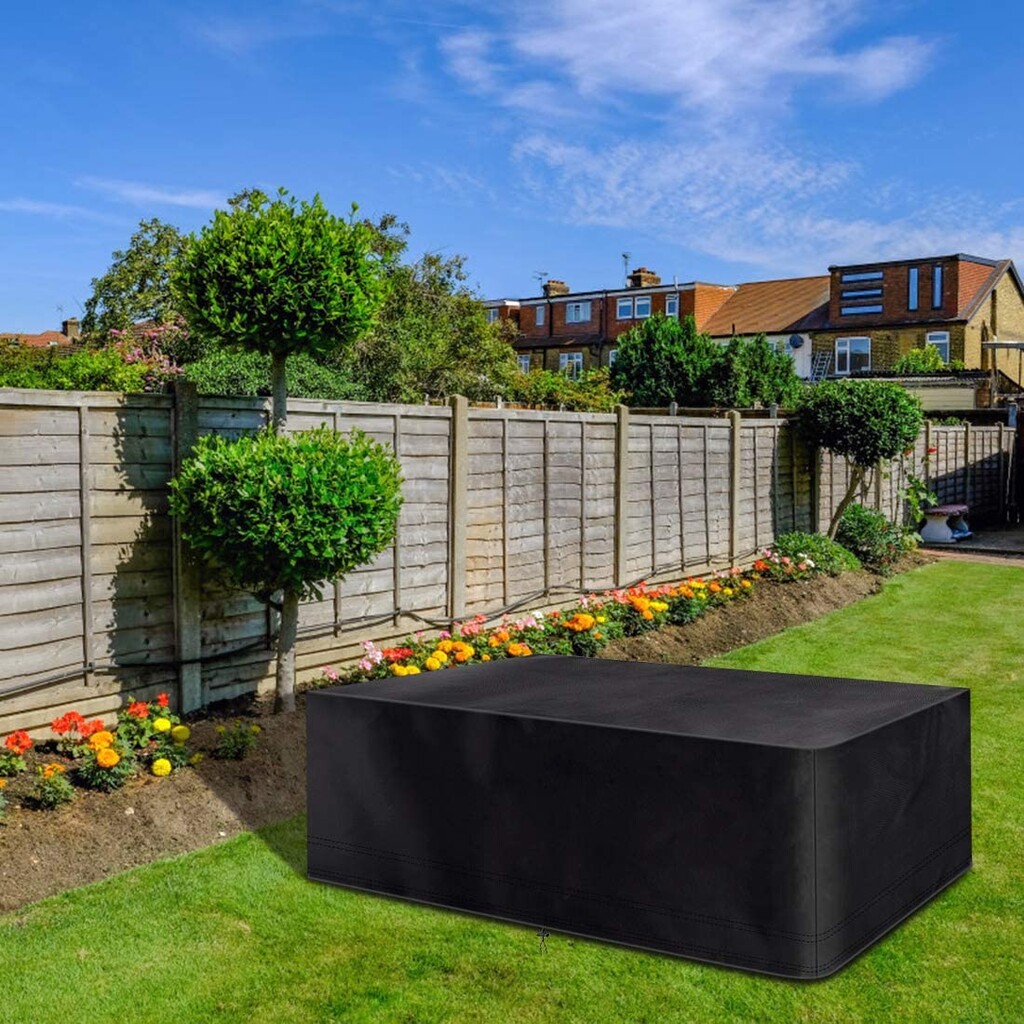 Las 15 fundas para proteger muebles y sombrillas de terraza y jardín