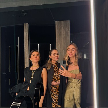 Ha llegado a Zara el pantalón bombacho de terciopelo que transformará los looks de Navidad en 2025 