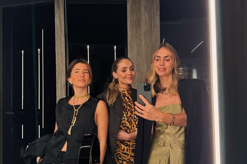 Ha llegado a Zara el pantalón bombacho de terciopelo que transformará los looks de Navidad en 2025