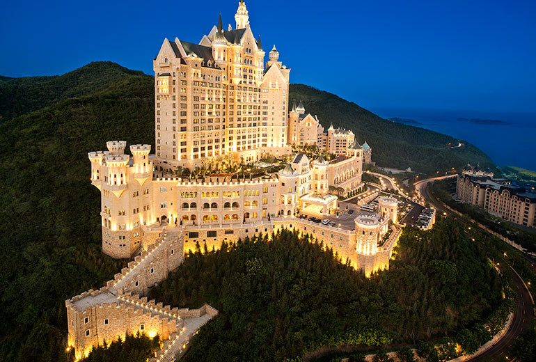 Celebra la boda real alojándote en un espectacular castillo