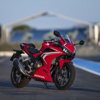 Honda CBR500R: Sutil renovación con 47 CV y 43 Nm para atacar en Supersport 300