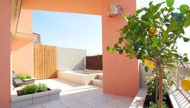Practica el Sunbathing Lunch en la terraza-solarium más urbanita de Barcelona 