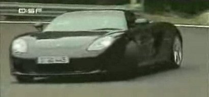 Derrapando con un Porsche Carrera GT por carreteras de montaña