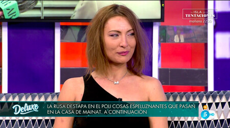 Alinka, la rusa del caso Mainat, afirma que en casa de Josep Maria viven 25 personas, entre ellos "negros y filipinos", y que Ángela Dobrowolski quería convertirla en un prostíbulo