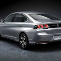 Y al Peugeot 308, ¿qué tal le vendría una carrocería sedán?