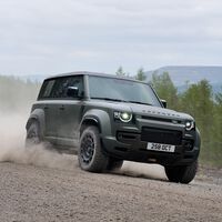 Land Rover se mete en la liga de los todoterrenos salvajes con el Defender OCTA: una bestia de lujo con 635 CV