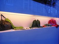 Ligera mejoría de la actividad comercial en abril