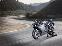 Yamaha YZF-R1 2012, datos e imágenes oficiales