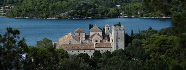 Spain was sun and tapas, now it is mansions and infinity pools: the ultra-rich have turned it into their refuge