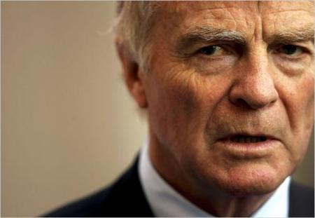 Max Mosley defiende la entrada de nuevos equipos