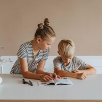Cómo enseñar a los niños a memorizar la dirección de casa y números de teléfono importantes