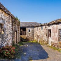 Casas tradicionales por 7000 euros: un joven hereda un pueblo en Galicia y busca vecinos para repoblarlo 