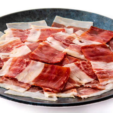 Carrefour vende un jamón ibérico de 7 kg por poco más de 20 euros el kilo, perfecto para el aperitivo del fin de semana