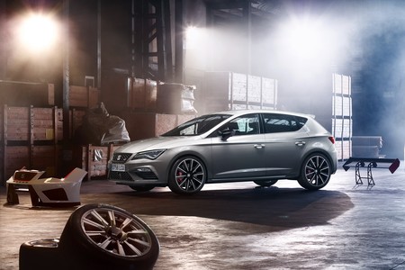 SEAT León Cupra: 300 CV, 380 Nm y casi idéntico a su padre
