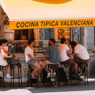 ¿Adiós al IVA reducido en hostelería? Europa exige a España subirlo al 21% y las patronales avisan de que sería “catastrófico” 
