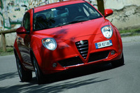 Alfa Mi.To, sorprendido antes de su presentación a la Prensa