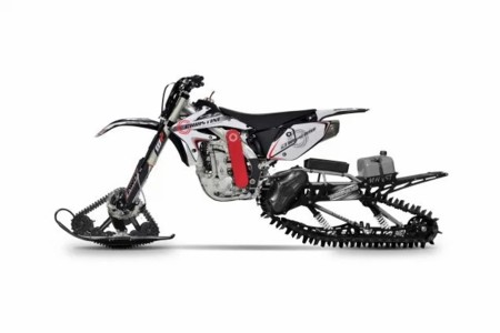 Ni moto de campo ni de nieve. Este es el proyecto militar Christini II-Track