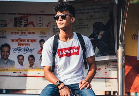 17 camisetas Levi's rebajadas para combinar con nuestros vaqueros favoritos que podemos encontrar en las rebajas a partir de 9 euros