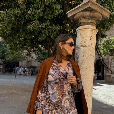 Cinco vestidos de Zara que elevarán nuestros looks de entretiempo ideales para llevar con botas altas