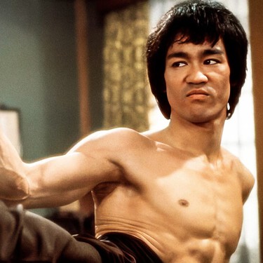 Bruce Lee: “Esperar que la vida te trate bien por ser buena persona es como esperar que un tigre o un león no te ataquen por ser vegetariano”