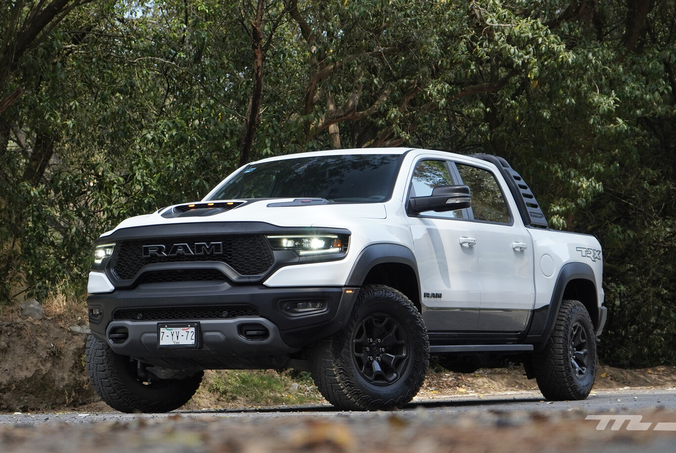 RAM TRX, a prueba: el disparate perfecto es una colosal pick-up de 702 hp 🦖🤯