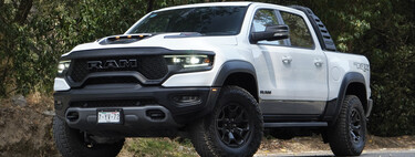 RAM TRX, a prueba: el disparate perfecto es una colosal pick-up de 702 hp 🦖🤯