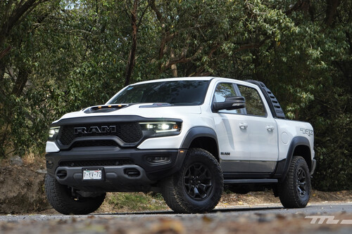 RAM TRX, a prueba: el disparate perfecto es una colosal pick-up de 702 hp 🦖🤯
