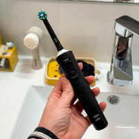 Cuando compré mi cepillo eléctrico hace seis años pagué 18 euros. Ahora ya valen hasta 300 euros