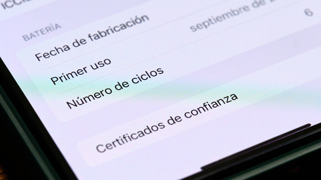El iPhone 15 desbloquea una nueva obsesión: podemos conocer los ciclos de carga de la batería sin trucos ni programas externos