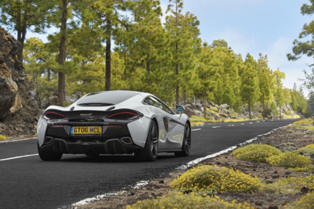 El McLaren 570GT pasea por Tenerife en estas 24 espectaculares imágenes