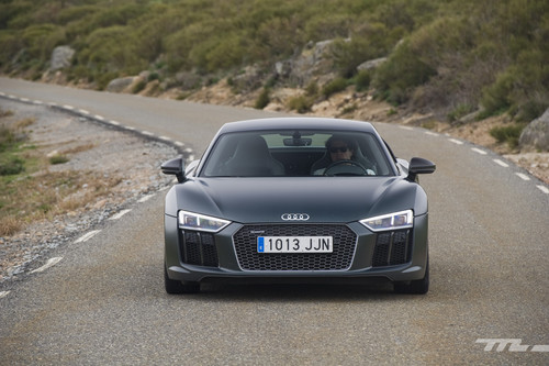 Al volante del Audi R8 V10 Plus, un V10 de 610 caballos con cierto sabor añejo 